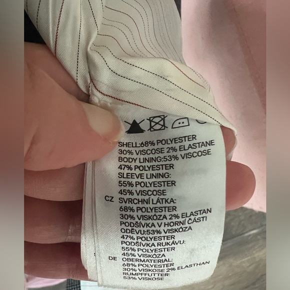 Grey Plaid Blazer with striped lining. Size 36 Euro /6 US in Excellent Condition - Picture 8 of 9